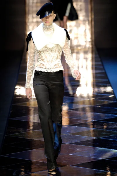 Look 49